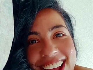 Hot Brunette Latina Morena Batendo Siririca With Big Natural Tits