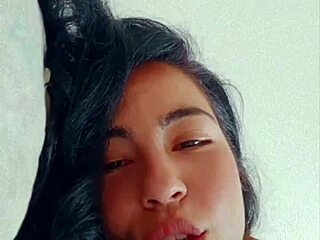 Hot Brunette Latina Morena Batendo Siririca With Big Natural Tits