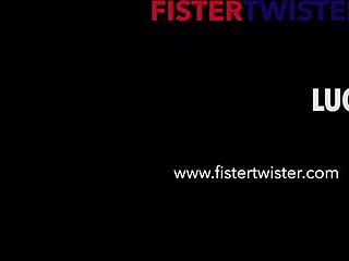 Fistertwister - Foxie T and Lucia Denvile Gaping with FISTS