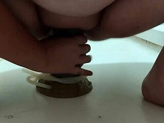 Riesiger Apollo Bad Dragon Dildo Dusche Spiel