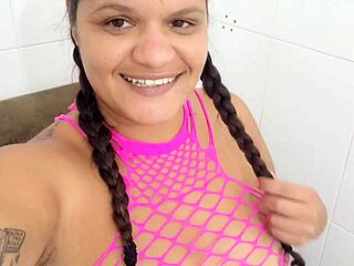 David from my building i always see in the elevator and masturbate thinking about him