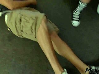 Mofozo Com - 19 Year Old Model Gets The Cum On Her Tits