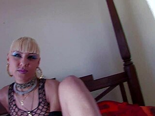 melody star in hardcore amateur scene with cumshot facial 😈