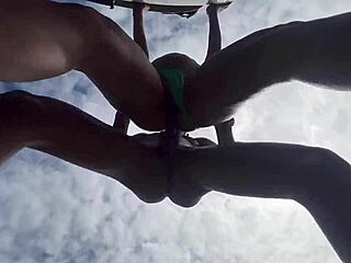 Amigos transam gostoso no meio do mato e cai na net