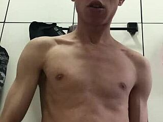 Novinho Pauzudo Gozando Muito Gostoso!