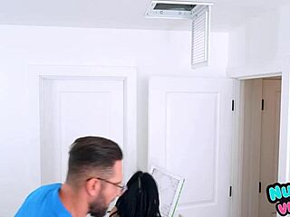 i teach ophelia purr how to handle my caulk