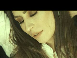 Emme white vers�o 2019 - c�mera priv� in lingerie tits seduction.