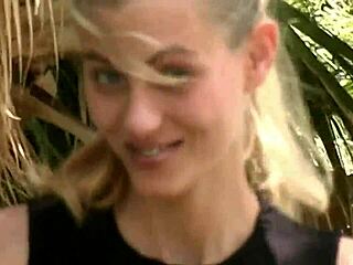 blonde milf slut mindy flashes outdoors publicly