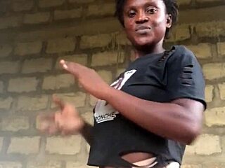 Crazybitch strip tease till she twerk from half naked to total naked