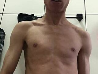 Novinho Pauzudo Gozando Muito Gostoso!