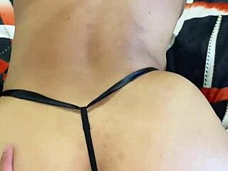 No quería ver una película solo quería follar a mi hermanastro en la habitación