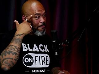 já fica com mulheres a bastante tempo é a única que fala que é liberal e os curiosos do site pornô - bella ruiva watch on sheer red