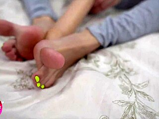 LOOK at this GIRL giving SENSUAL FOOTJOB with HUGE DILDO!