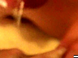 le ho provocato un orgasmo pazzesco ed intenso con le dita e la lingua