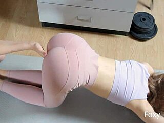 my roommate seduced me during yoga and we fucked in leggings