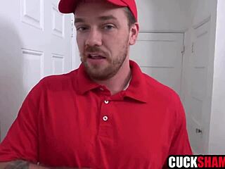 yo, cuckold hubby watches wife bang pizza delivery boy 😏🍕