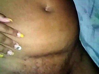 Minha putinha masturbates passionately