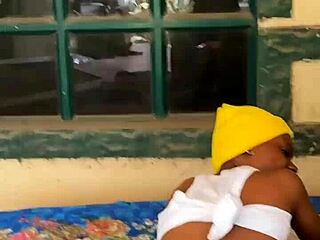 Hey, castedraw babe shows off yummy asshole for big black cock 😍