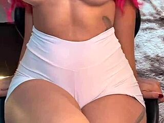 rosa vermelha roseredvip licks european 18-19 year old to orgasm