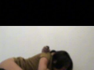 mi cuñada y yo nos masturbamos en videollamada secreta casi nos pillan