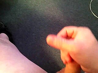 VERY HORNY SOLO BABE FINGERS WET PUSSY!