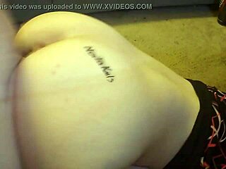 Gf gets down desk cumshot pussy amateurs!