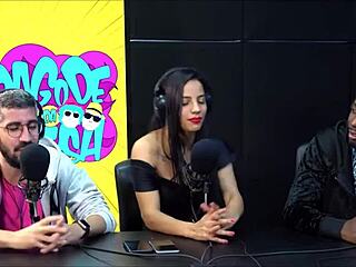 Essa safada morena fala putaria enquanto leva no cu do namorado 🇧🇷😏