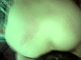 mi hermanastra argentina con culo grande en pose de perrito chupando verga enorme 🔥🍑💦