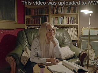 louise lee geek girl horny in ttrpg desk roleplay fucking anal toys buttplug