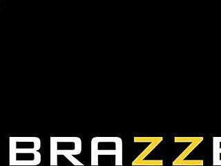 Nichole Saphir's Bubble Butt Trap Lures Cock for Anal Rimjob and Facial Cumshot