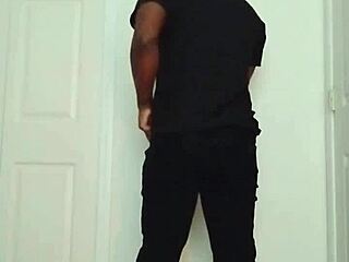 Stretch That Ass For Workout And Jerk Off With Me Now! 💪🍑