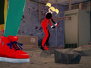 Robin surpris à mater Harley Quinn en hentai Halloween