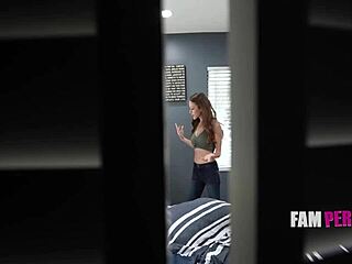 Justine Jakobs pociesza wahającego się pasierba Kai Jaxona w POV