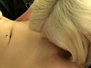 Dottoressa Lacey Starr incontra paziente intrigante Tindra Frost