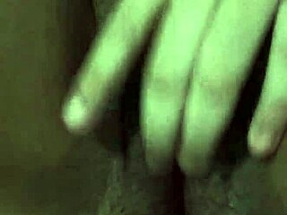 sou virgem so pode esfregar meu pussy com toy nao entra 😩🔥