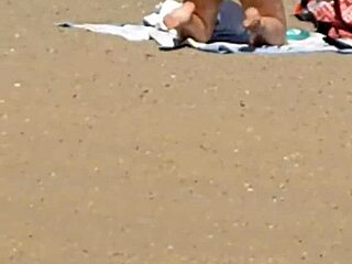 Hey, check that pink princess ass on the beach...