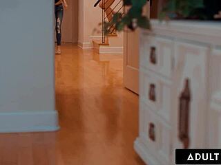 whoa aidra fox tempts kenna james into hot lesbian licking and fingering with portuguese subs 😍👅