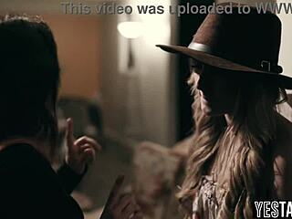 Vicini si uniscono a coppia per cena che diventa orgia baci e scambio selvaggio