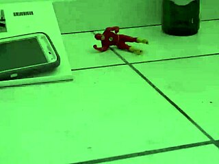 I'm giantess blonde dominating toys and balloons with my huge heels