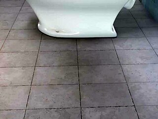 Pregnant Woman on Toilet Swells with Cumflation 75 Load