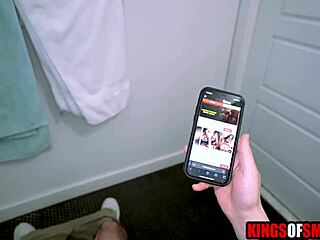 ציצים מזויפים גדולים של אחות חורגת קופצים תוך ליטוף ומציצה לזין מפלצת של אח חורג POV