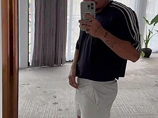 Bodybuilder Mexican solo babe masturbates her muscular small waist body sexy