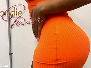 Blondie Fesser's hotel roleplay hides dirty dildo riding talk