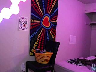 blonde babe twerks her big ass on cam fingering wet pussy