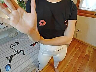 Think your stepsis would give up juicy ass for webcam anal deepthroat?