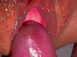 pizda roz a amatorului ăsteia arată irezistibil la 347 zile după ce a pierdut virginitatea