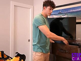 Thea Summers Screams Breed My Tight Pussy Bare