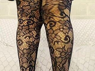 milf flaunts hairy beaver in new no-panty outfit