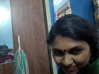 Horny Indian Bhabhi Seduces Driver for Rough Doggystyle Pounding and Assplay