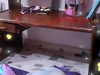 Morena linda flaca sways hips hinting at wet pussy ready for deep sensual thrusts